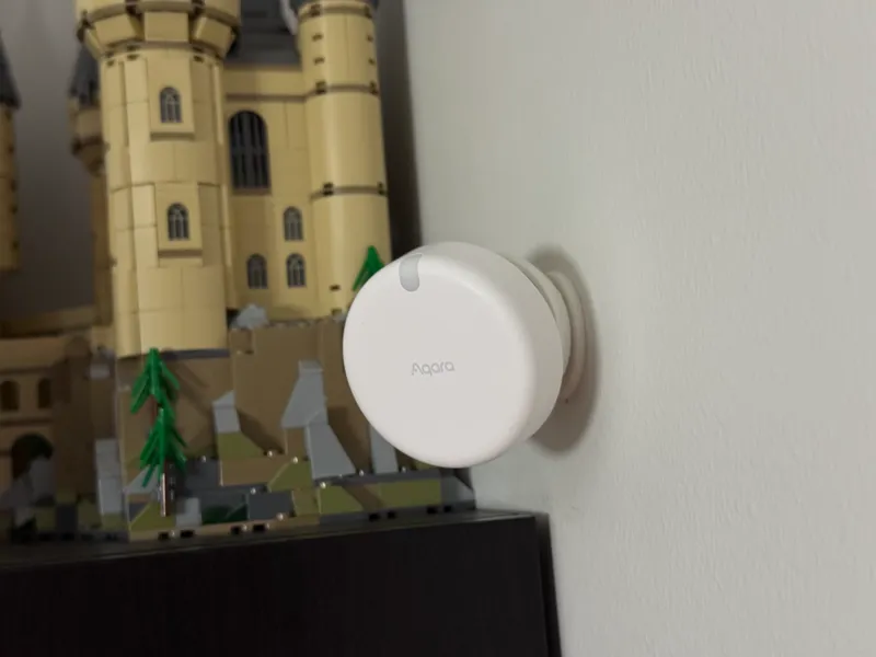 Aqara FP2 45 Degree Wall Mount