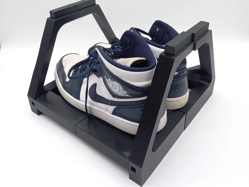 Modular stackable shoerack trapeze optic
