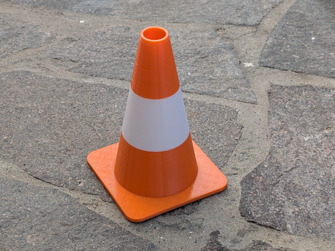 Realistic Scalable Traffic Cone - Support-Free