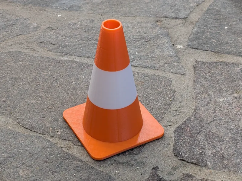 Realistic Scalable Traffic Cone - Support-Free