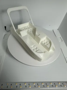 Figura decorativa: Brick-Compatible Deck Boat — vista de referencia 3