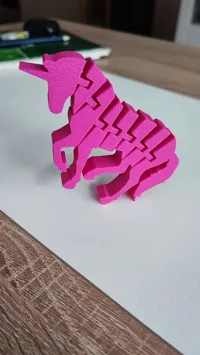 Licorne flexible articulée (remix multicolore AMS) — photo 3