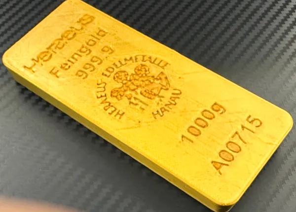 Lingot d'or décoratif 1000g taille réelle