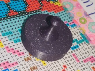 Cover minders for diamond painting