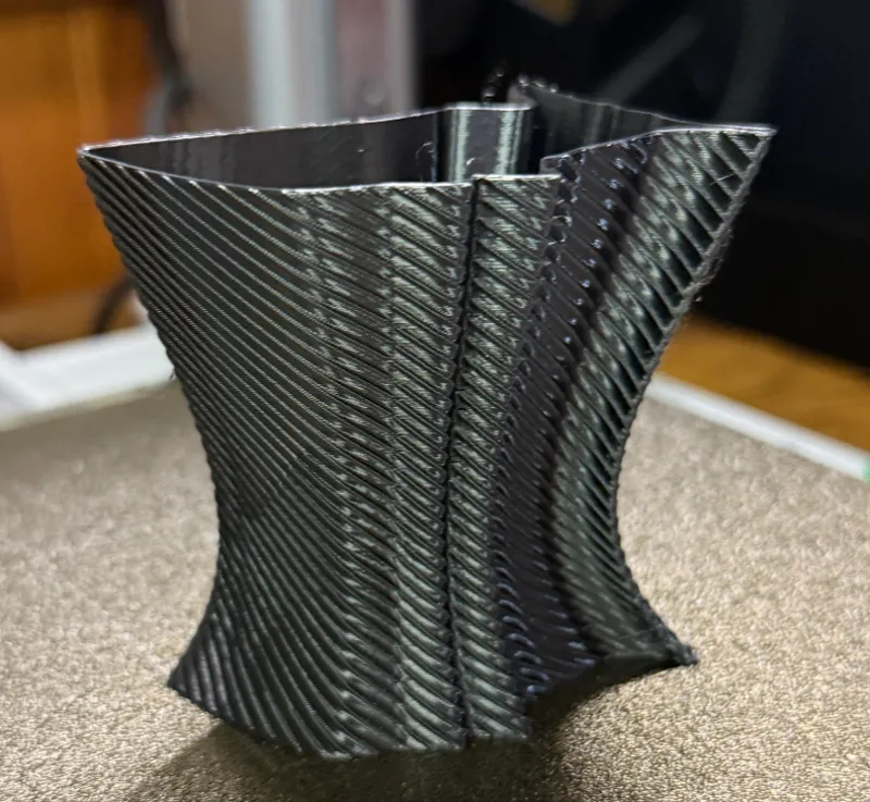 USA map shaped vase
