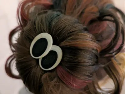 Eyes for hair