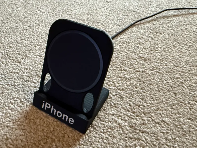 MagLock Phone Stand for the iPhone