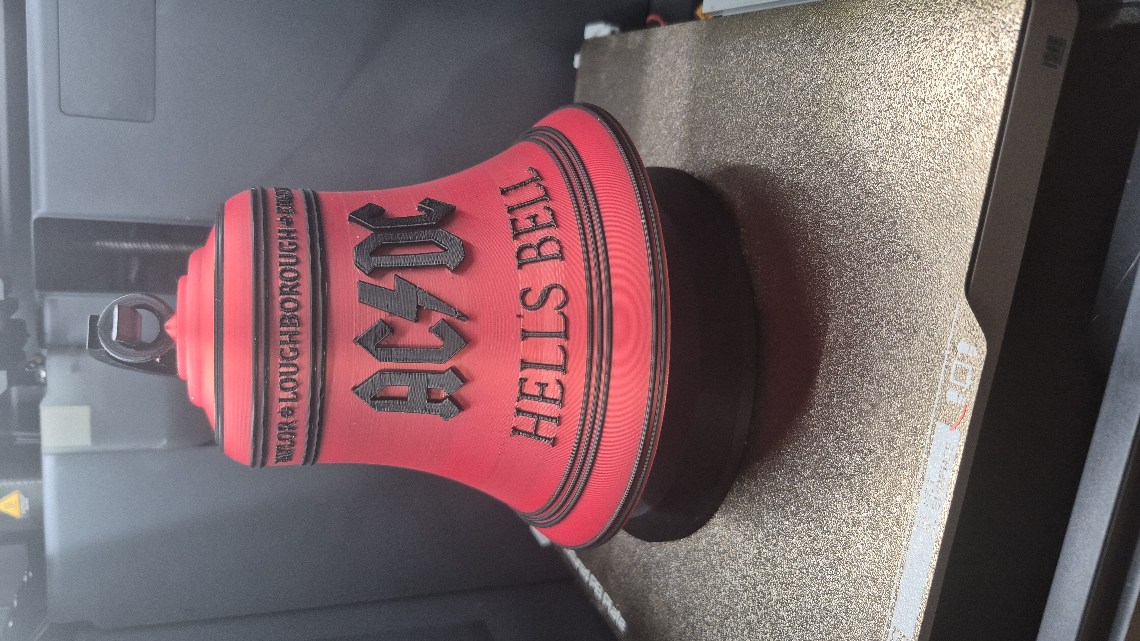 Miniatura 2 do modelo 3D AC/DC Hell's Bell With Stand