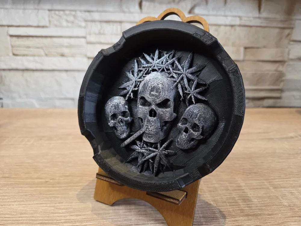 Decorative Ashtray with Skull and Grass - Free 3D Print Model - MakerWorld