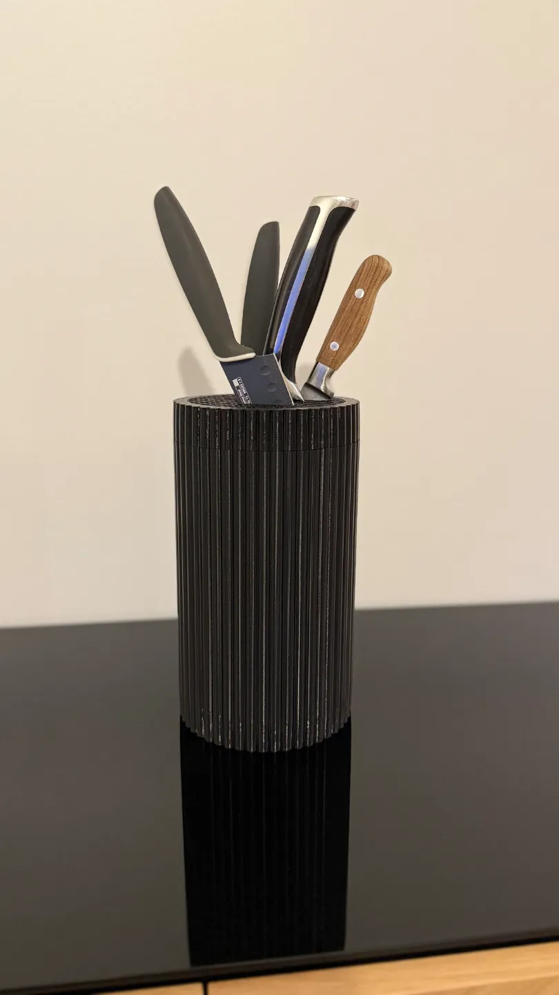 Knife block view 3