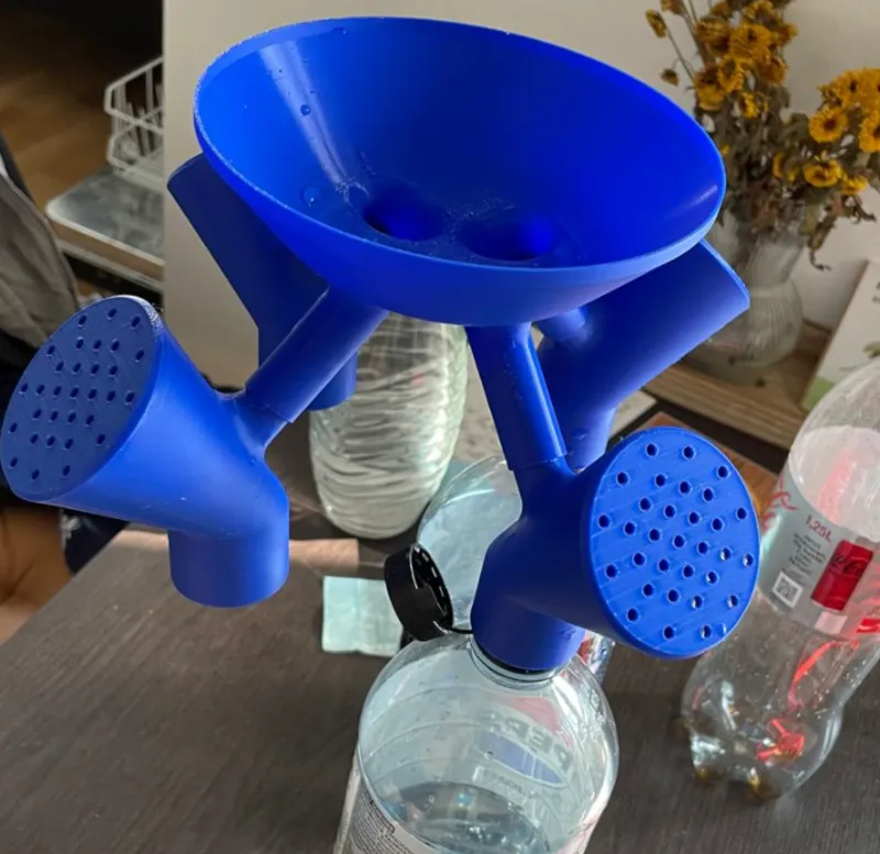 Collecting funnel for 4 watering cans (PET Bottle)