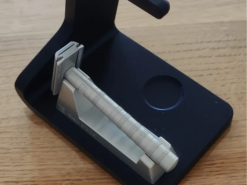 Henson razor stand