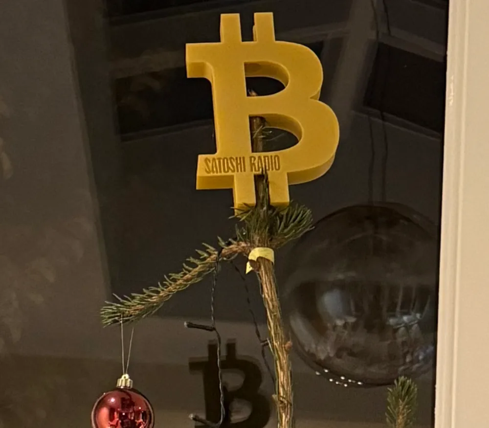 Bitcoin tree topper satoshi radio - Free 3D Print Model - MakerWorld
