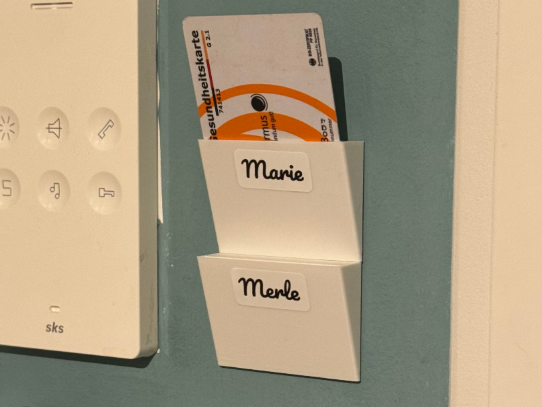 Card slot / wall holder (stackable)