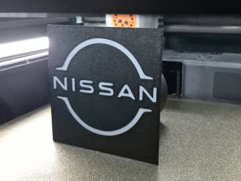 Nissan Hitch cover
