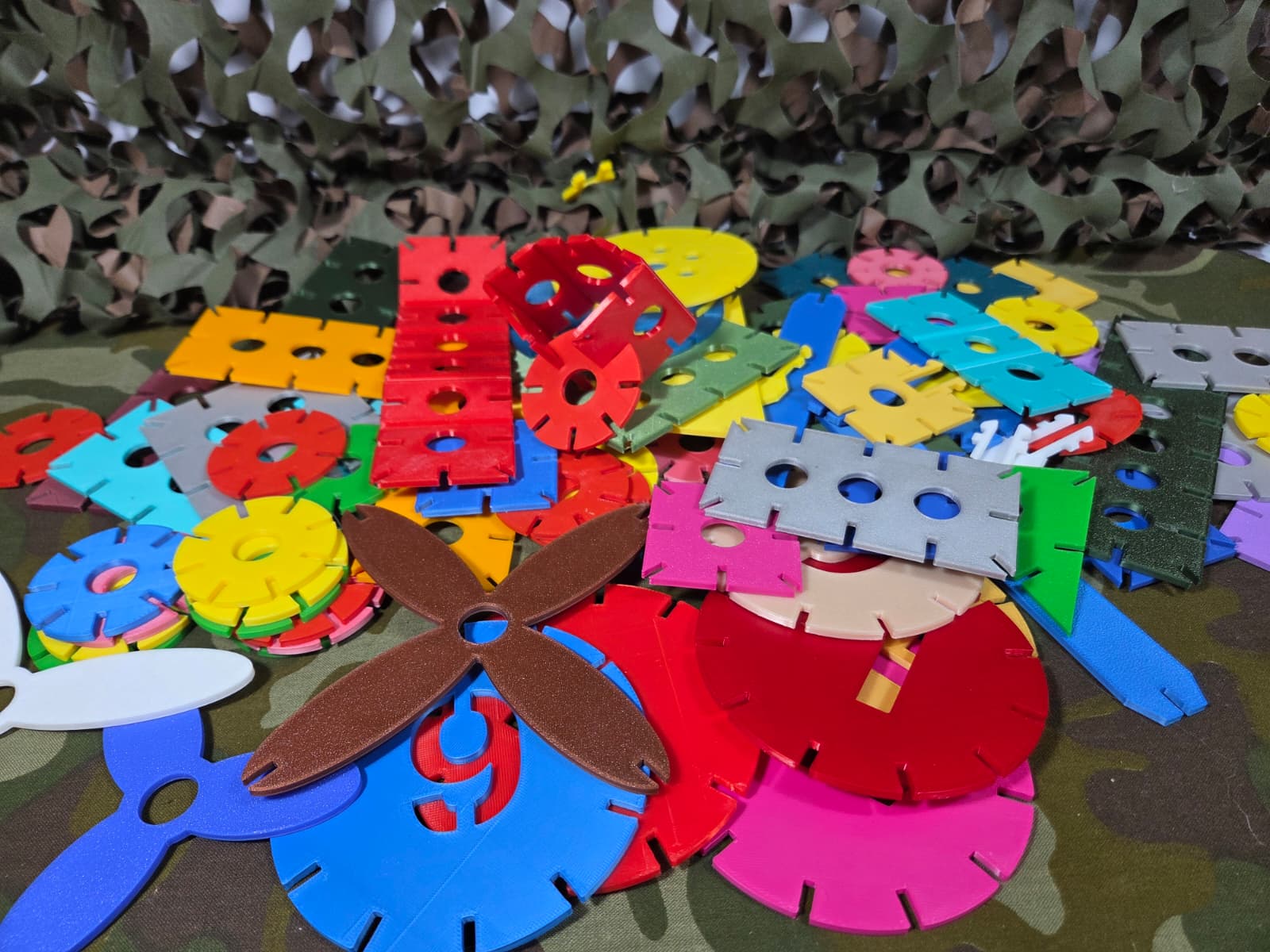 Miniatura 4 do modelo 3D ULTIMATE INTERLOCKING CONSTRUCTION KIT