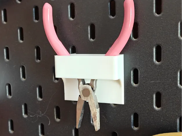 One plier holder for Skadis