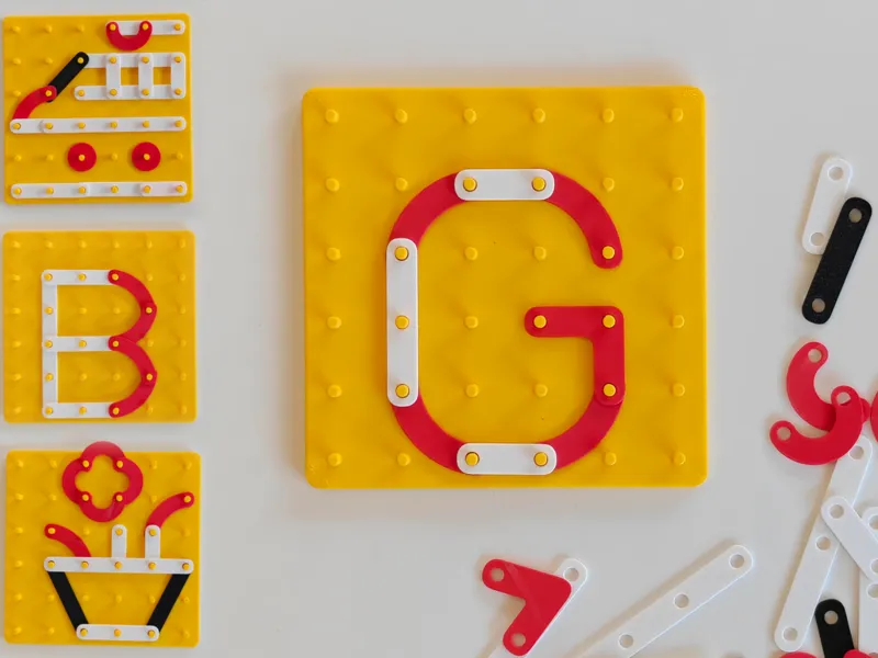Geoboard: Geometric Construction Kit for Kids