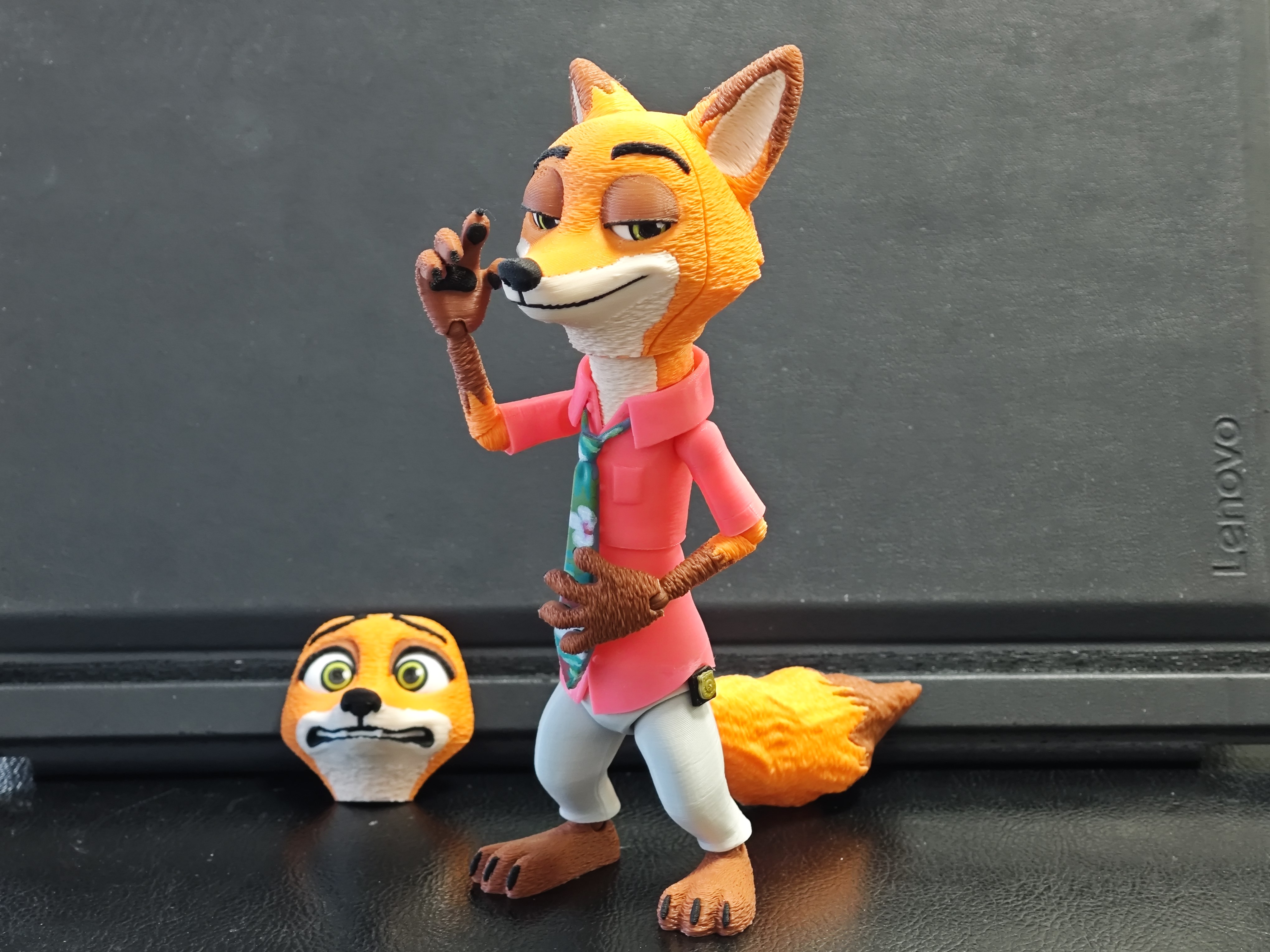 Miniatura 3 do modelo 3D 疯狂动物城2 狐尼克 Nick Wilde 关节可动人偶