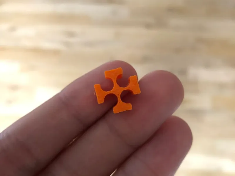 Small PTFE Tube Clip - 6 Min Print, <1g Filament