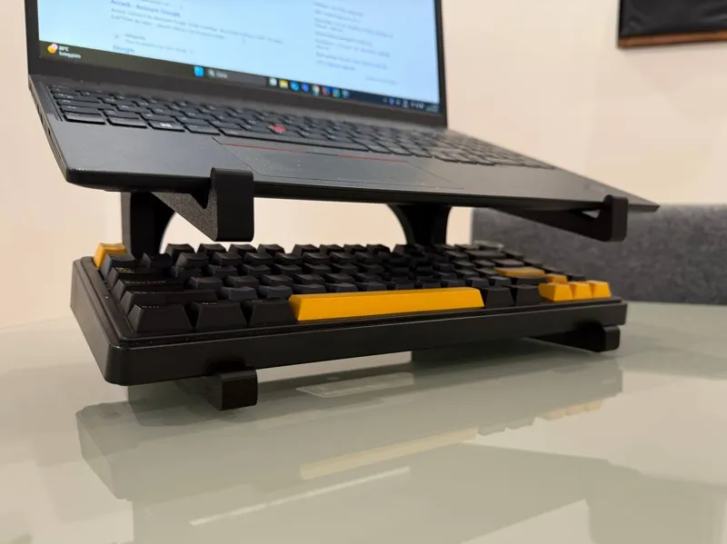Supporto per laptop con spazio per tastiera