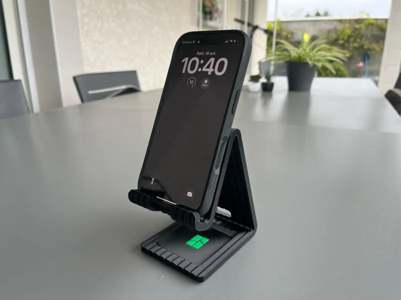 Phone Stand with Bambu Lab Logo