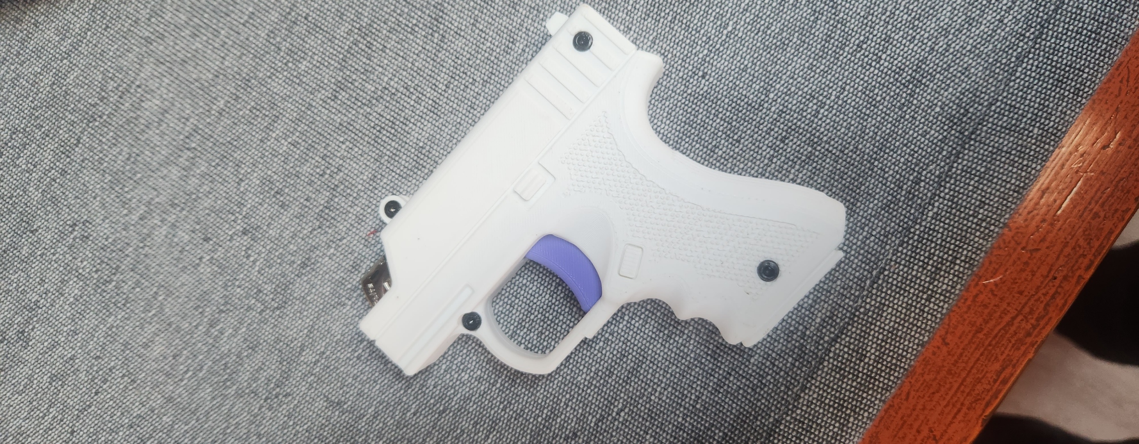 Miniatura 4 do modelo 3D Lighter Gun 