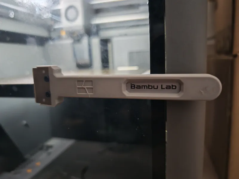 可置于机箱门上的P2S铲刀