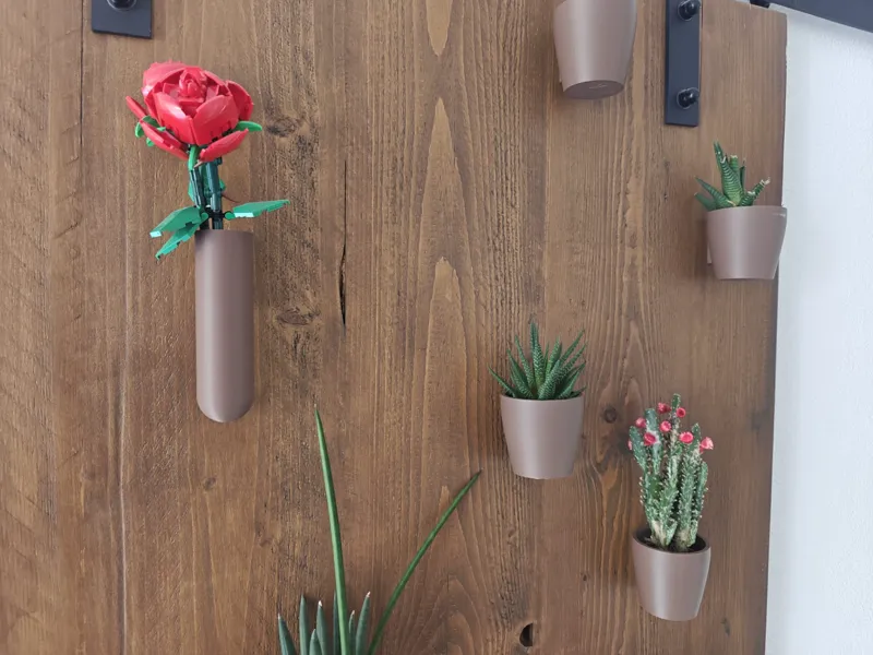 Flower and plant wall decoration