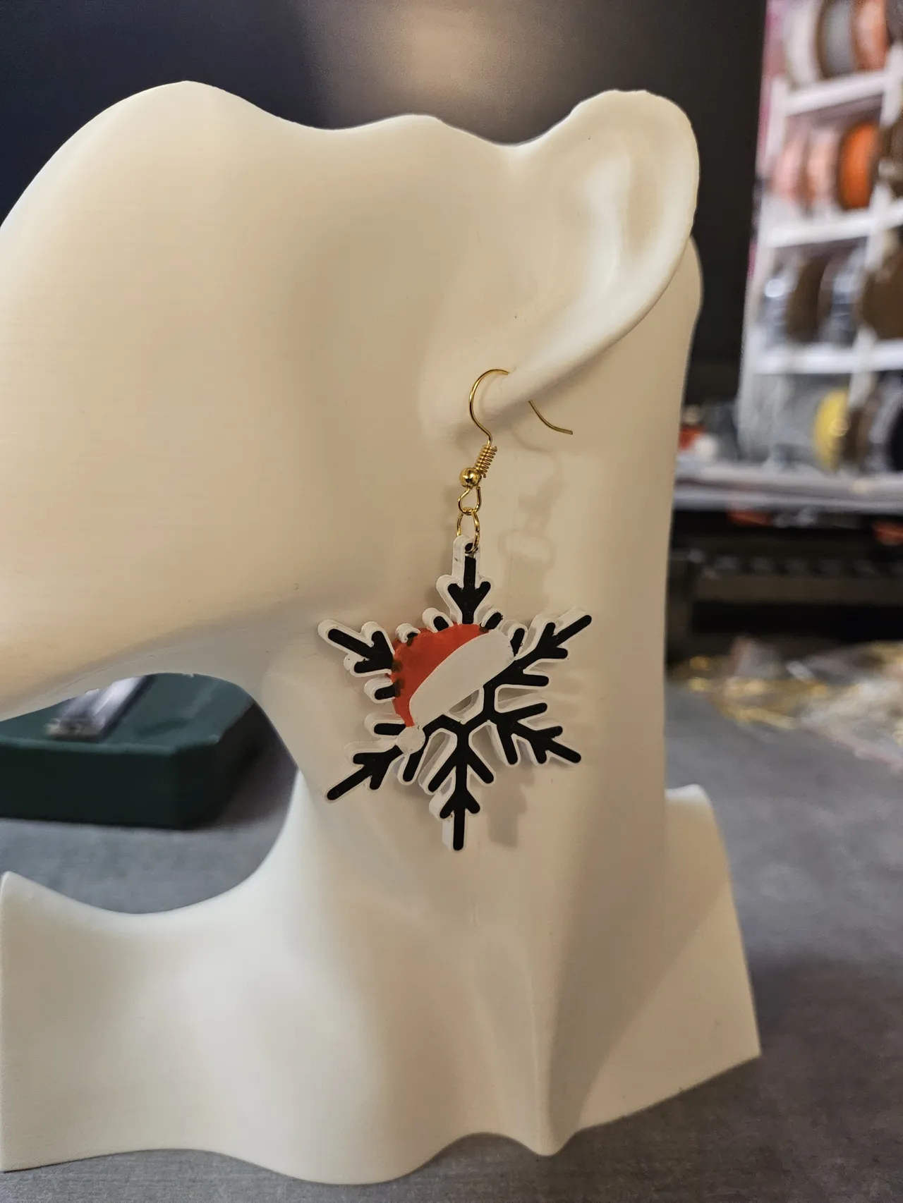 Boucle d oreille flocon de neige bonnet de noel view 4