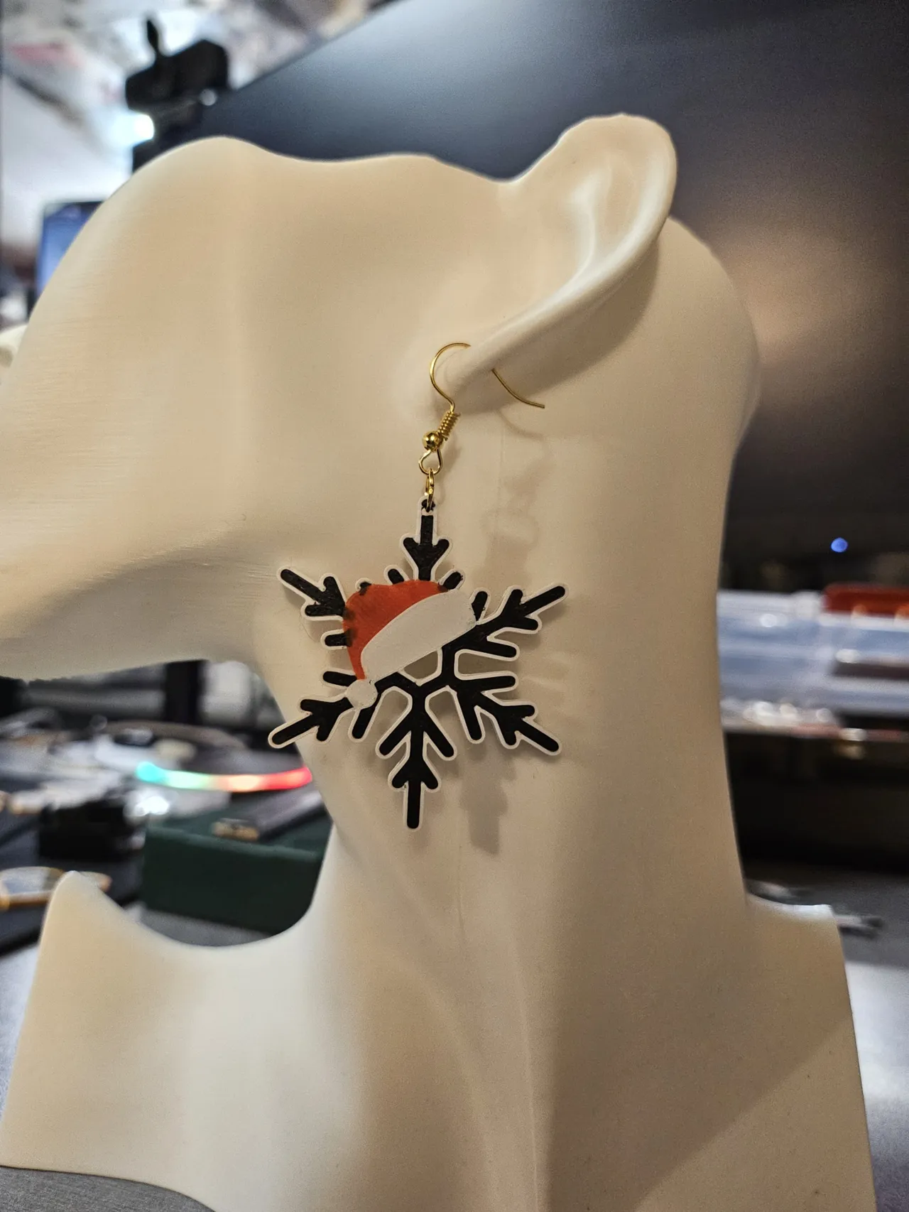 Boucle d oreille flocon de neige bonnet de noel view 2