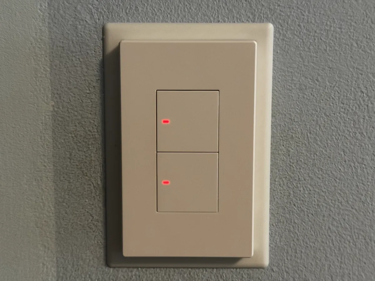 Cadre pour interrupteur connecté SONOFF ZBM5