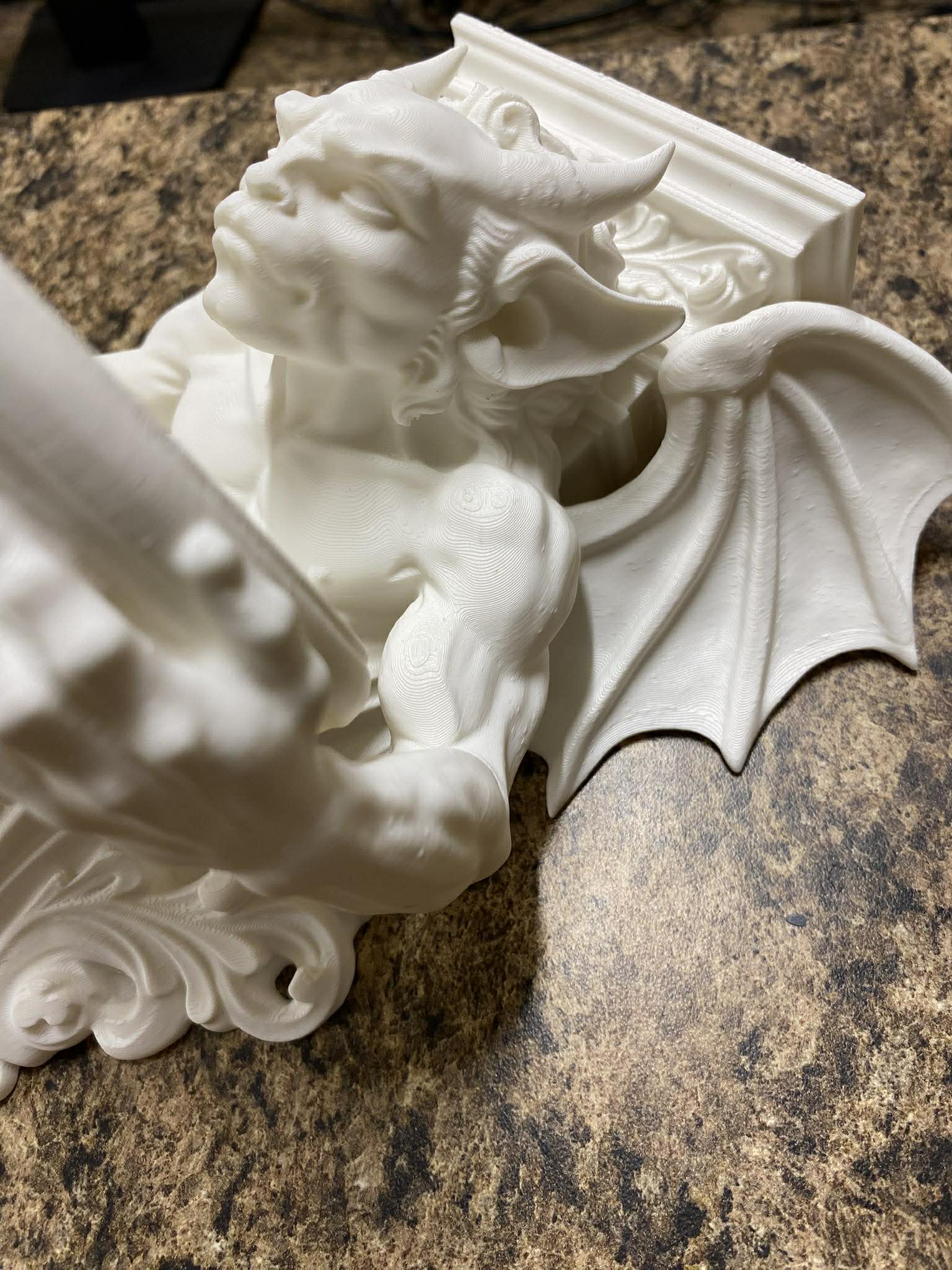 Miniatura 1 do modelo 3D Gargoyle Wall Planter Sconce