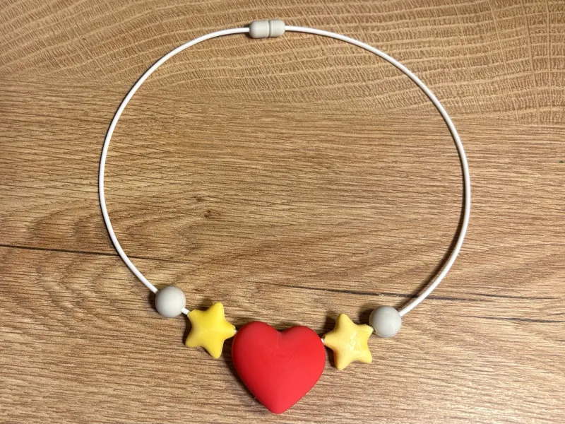 Kids necklace with magnetic clasp