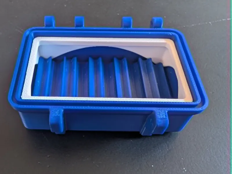 Ammo-box insert for 22LR package with flat frame