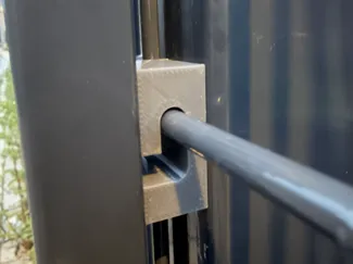 Spacer for double rod mat fences