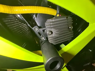 soporte regulador Suzuki GSXR 600 K7 