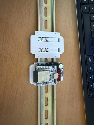 Quinled Dig-Uno Din rail.