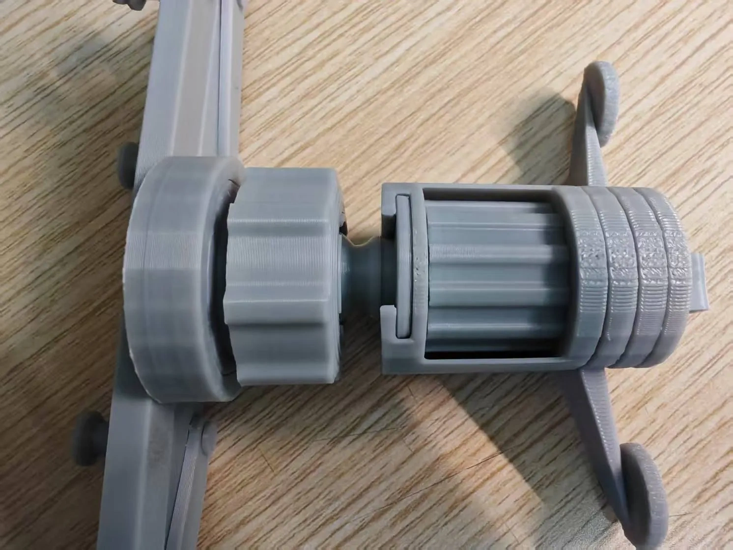 Miniatura 1 do modelo 3D 车载手机支架