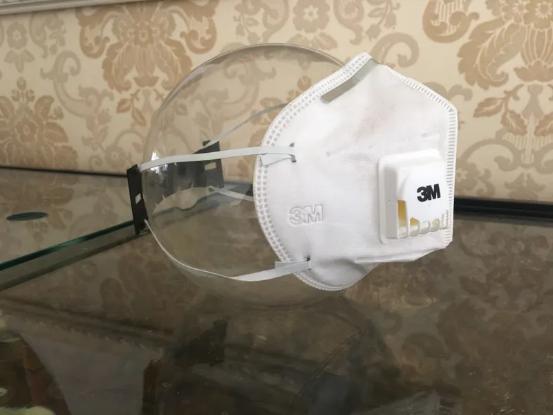 Breathing mask clip