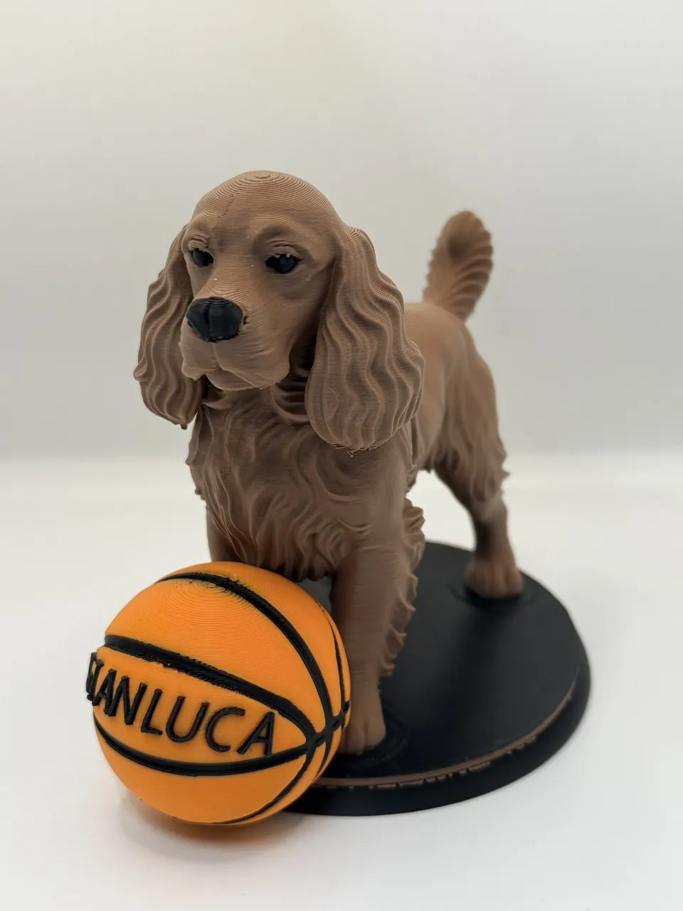 Cocker Spaniel figure with editable name - Free 3D Print Model - MakerWorld