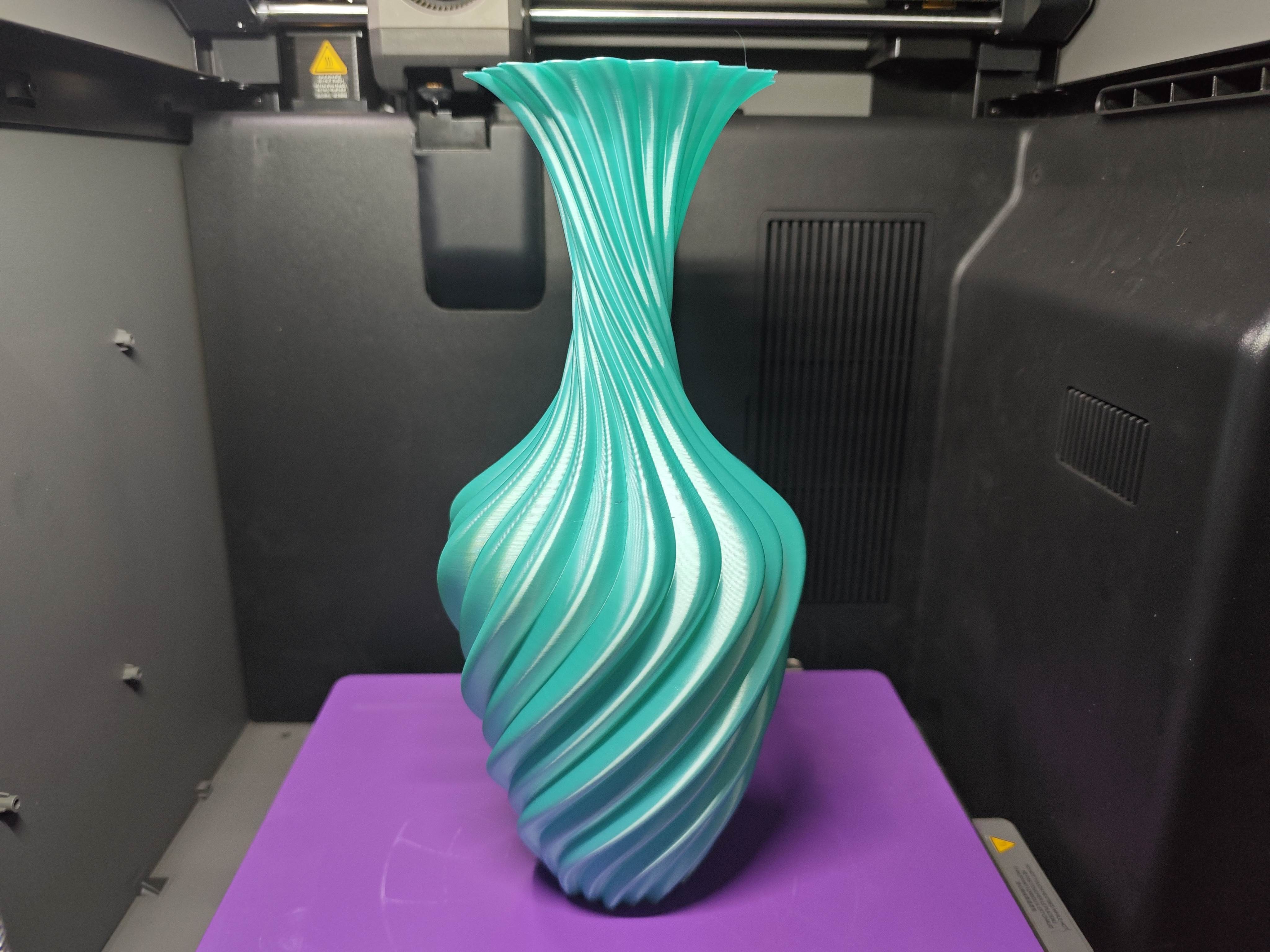 Miniatura 2 do modelo 3D 旋转花瓶（Rotating vase）