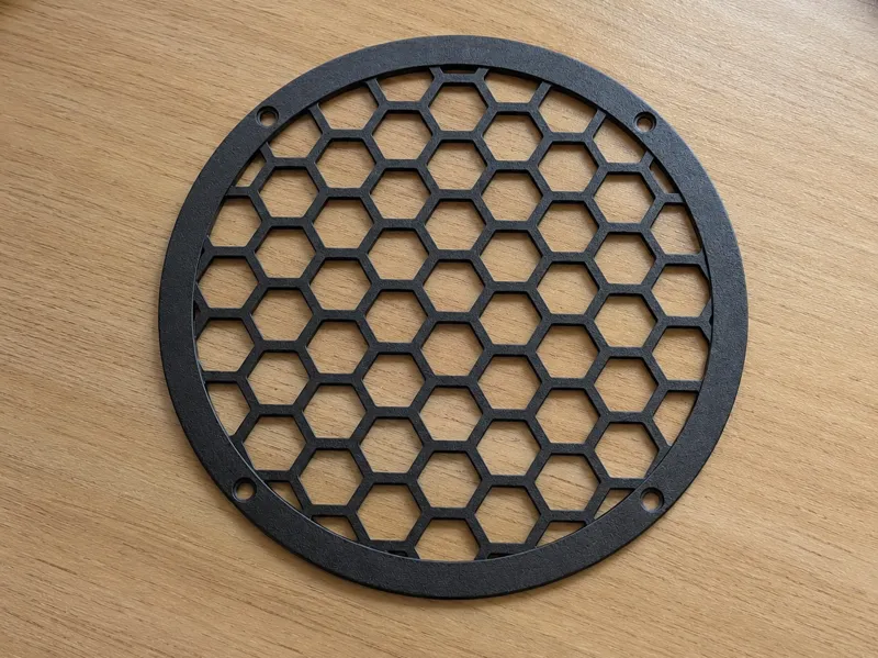 griglia per woofer 16cm con pattern esagonale
