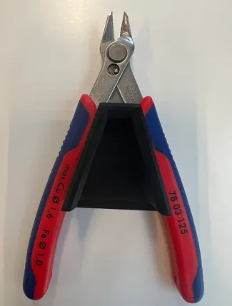 Skadis Knipex 7803125 and Universal Hook