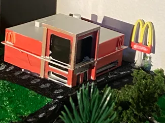 1:400 scale McDonalds restaurant