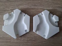 0.16mm layer, 3 walls, 15% infill (links und rechts)