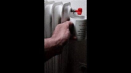Radiator bleed key 