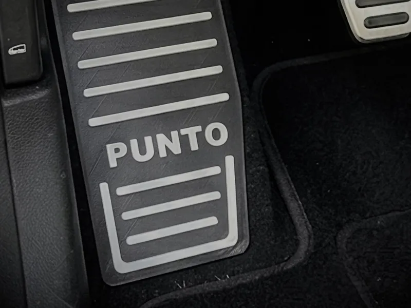 Poggiapiede per auto (Fiat Punto 188 3 Porte)