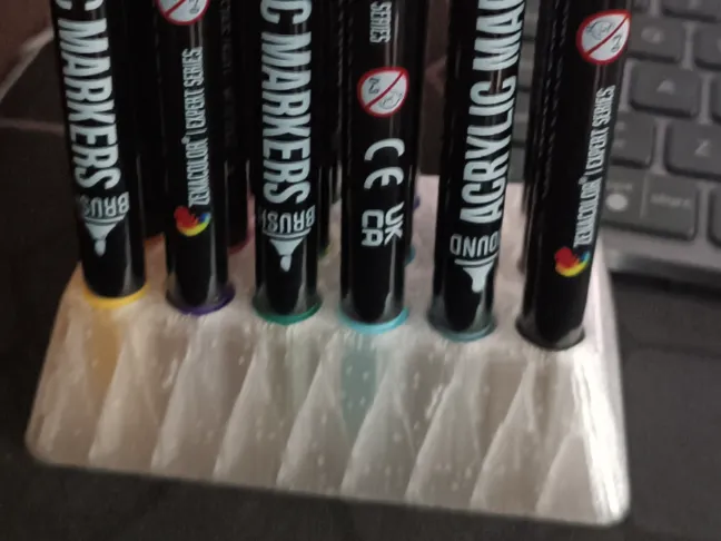 Zenacolor Acrylic Markers stand