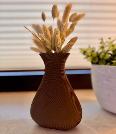 Modern Style Spiral Vase